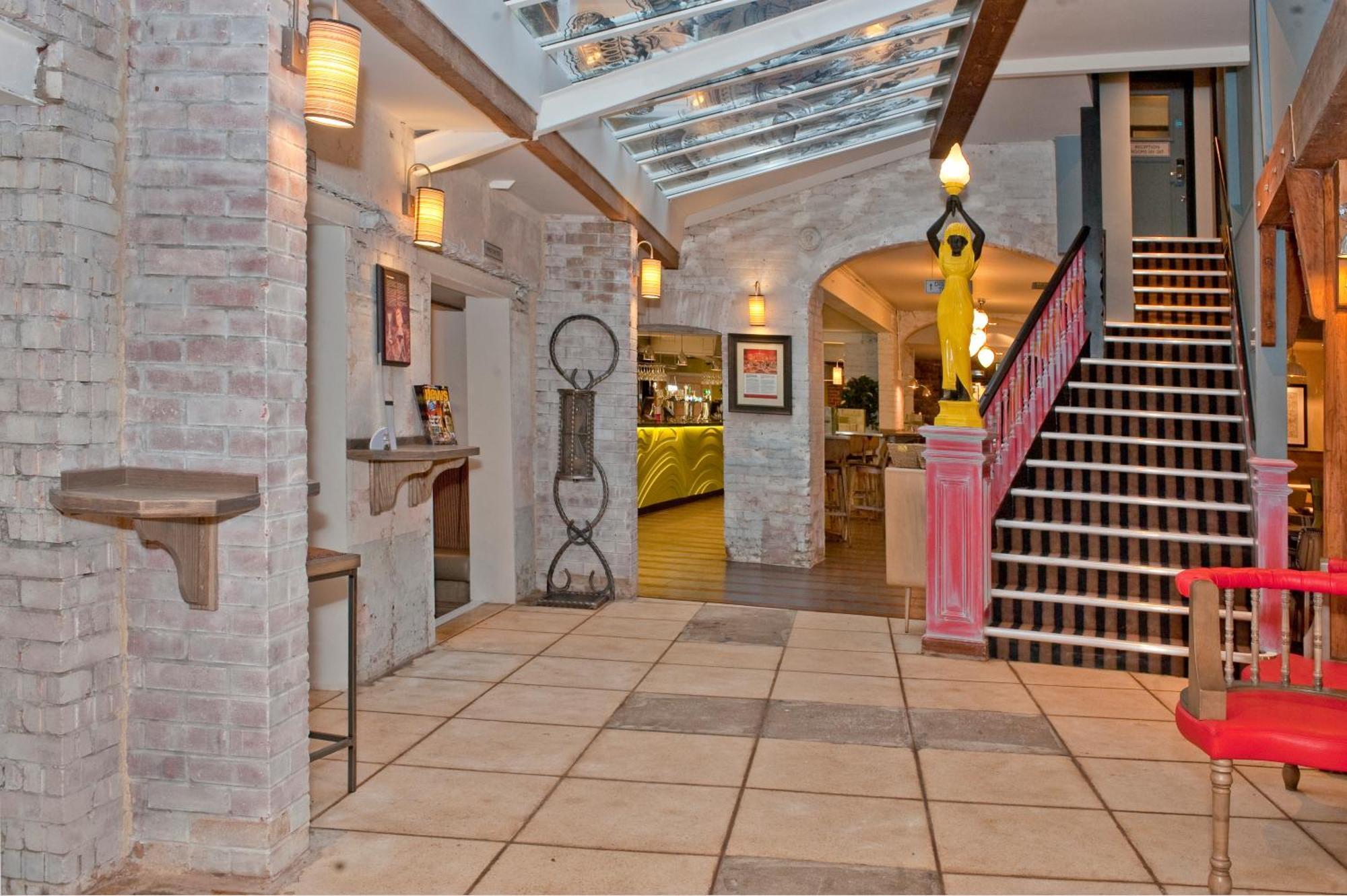 The King'S Head Hotel Wetherspoon Beccles Dış mekan fotoğraf